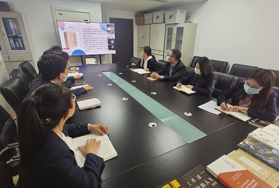 241650780978171730.jpeg 地建綜開公司組織開展“讀經(jīng)典·強素質(zhì)·作表率”讀書分享會活動.jpg