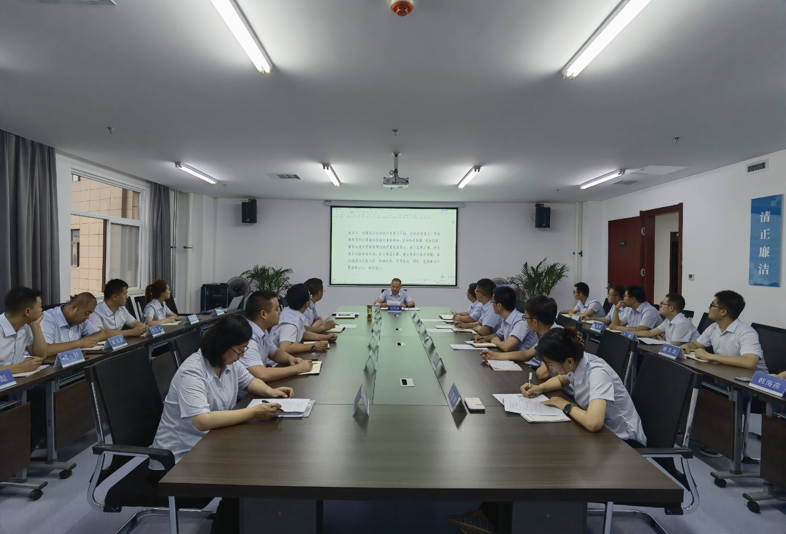 141657786337196663.jpeg 座談會照片.jpg