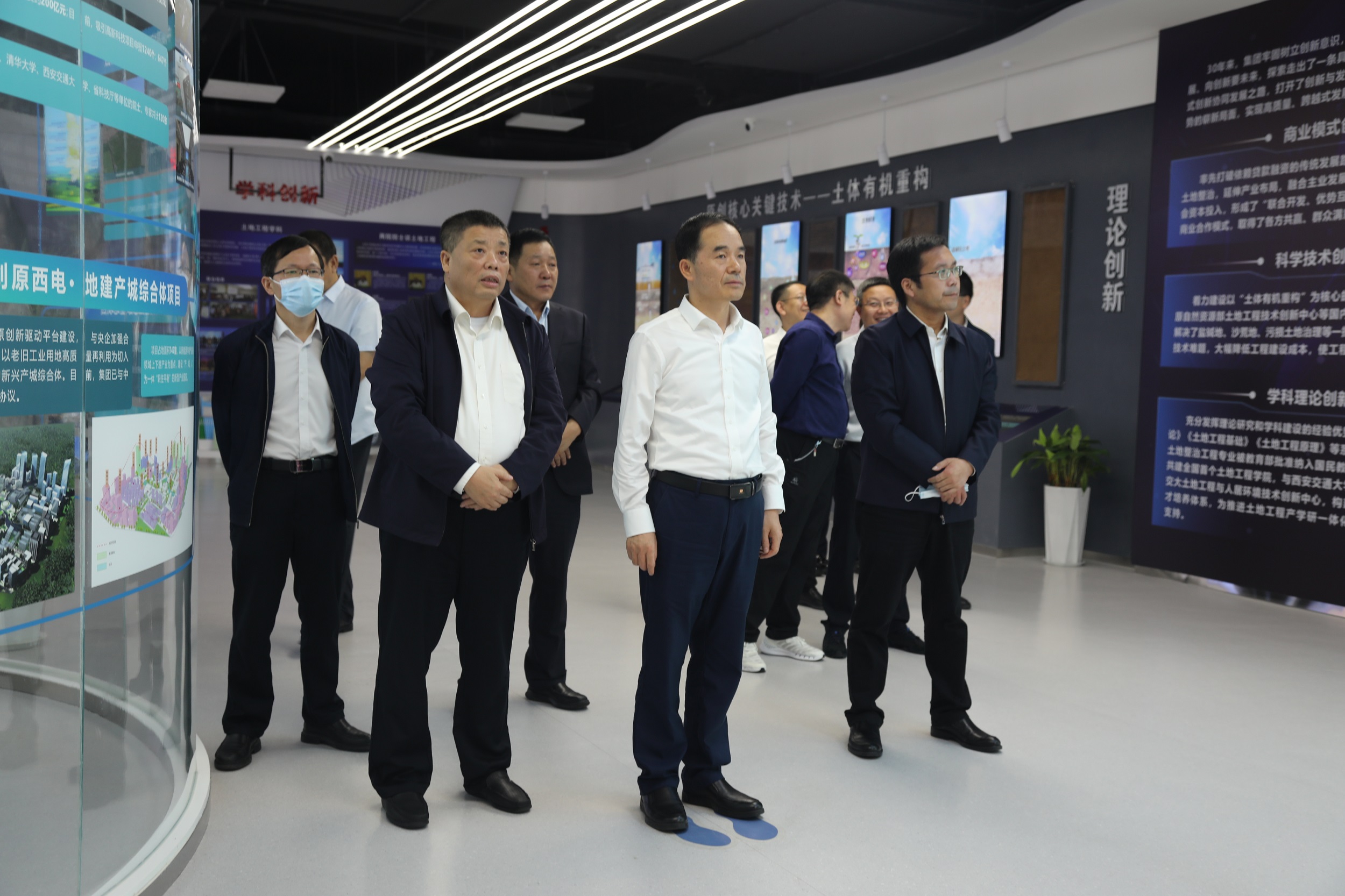 271664241565171457.jpeg 20220924 省國(guó)資委黨委書記任國(guó)一行來集團(tuán)調(diào)研座談 (3).JPG