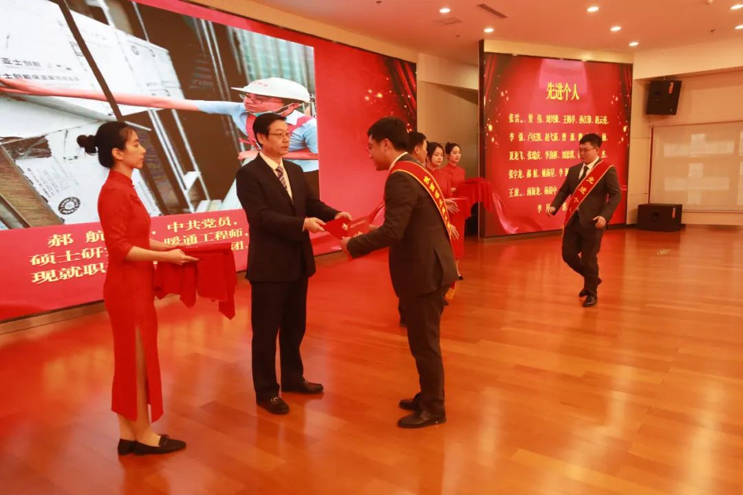 281674889196144706.png g.png