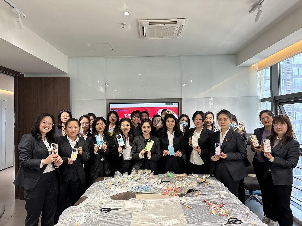 081678273489193988.jpg 手機(jī)殼活動(dòng)照.jpg