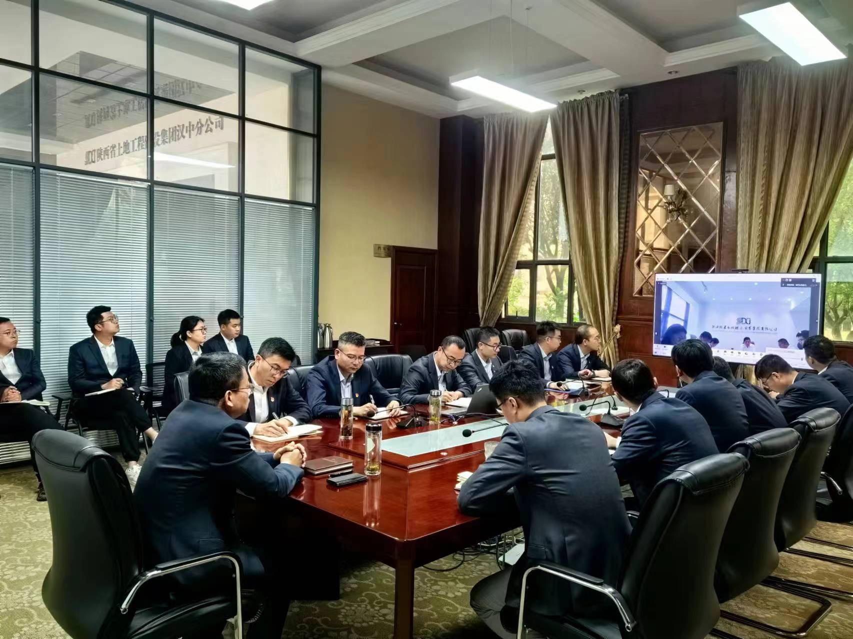 281714284936200356.jpg 5343e88b51c297147d79101dba6720d.jpg